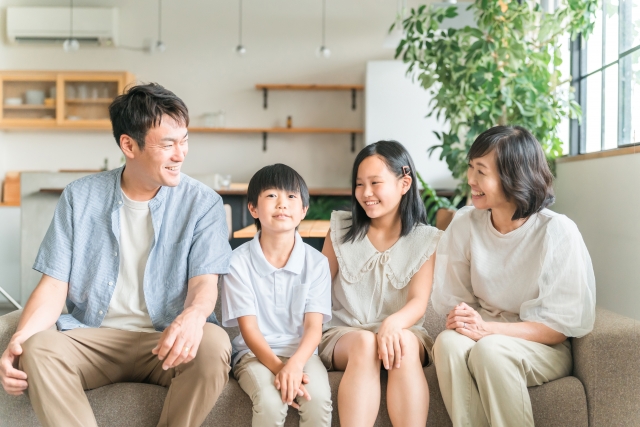 特徴3（ダミー）